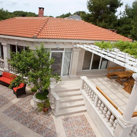 Apartments Barba Petra Dvori Sumartin Kültér fotó
