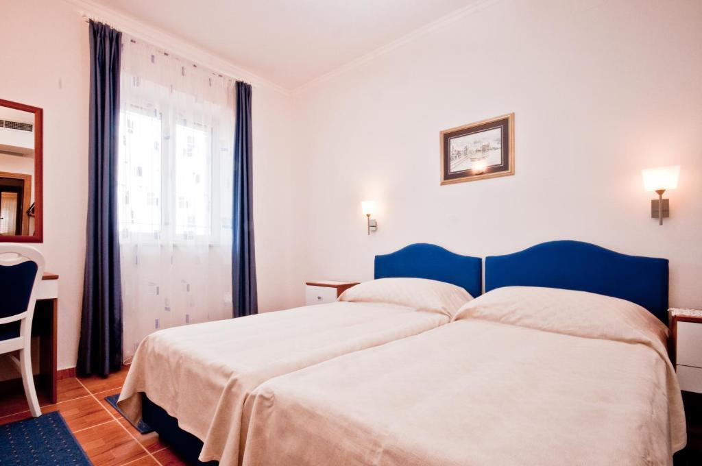 Apartments Barba Petra Dvori Sumartin Szoba fotó